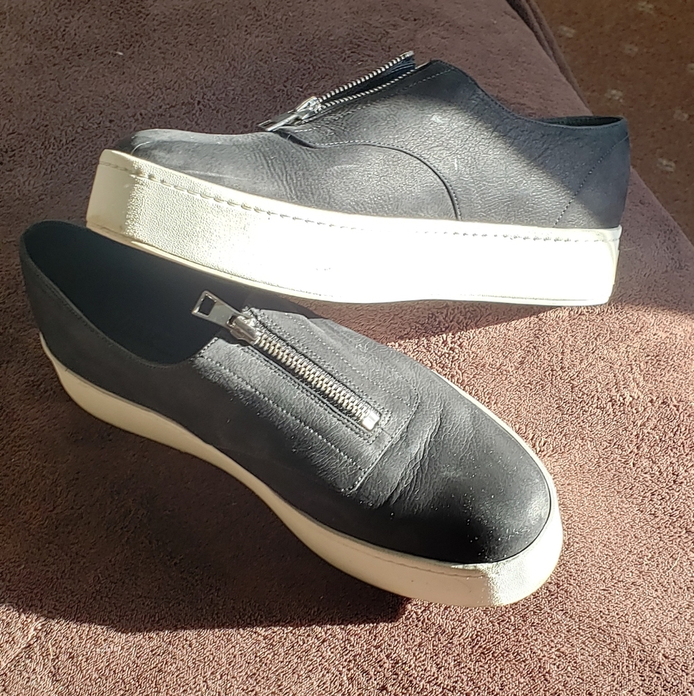 Vince Warner Zipper Platforms